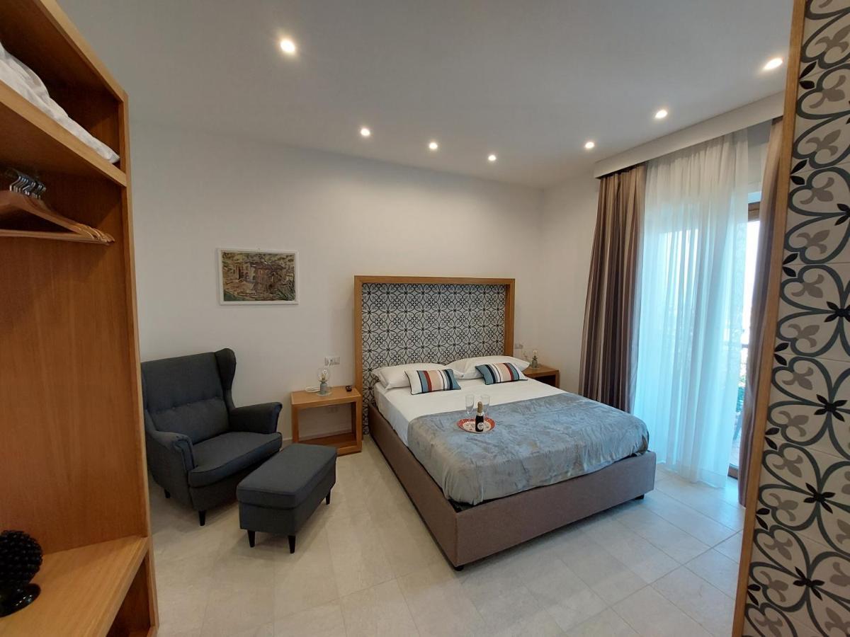 Mistral Luxury Suites Sorrente Extérieur photo