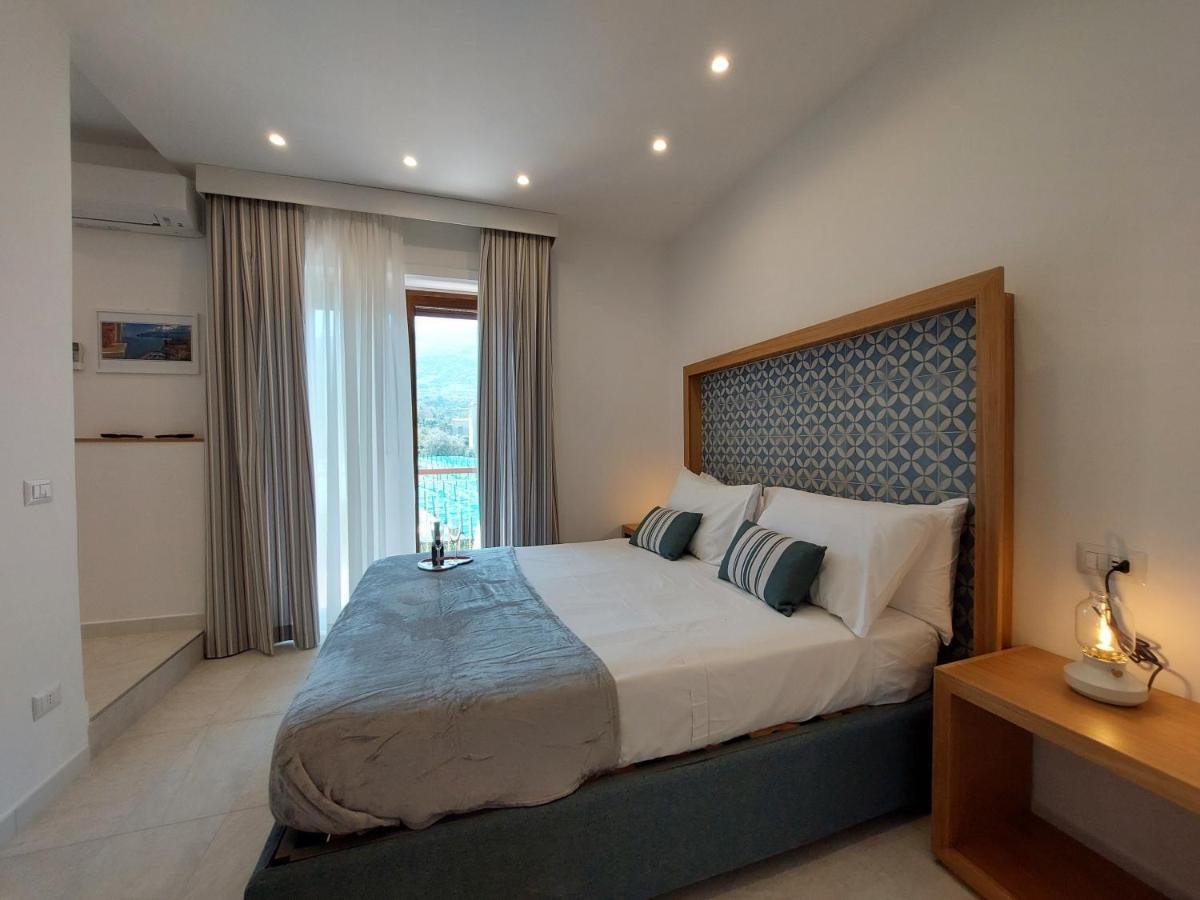 Mistral Luxury Suites Sorrente Extérieur photo