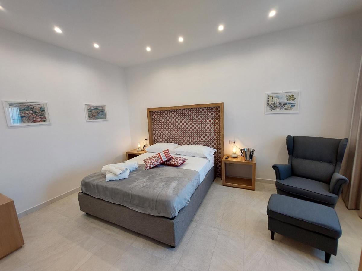Mistral Luxury Suites Sorrente Extérieur photo