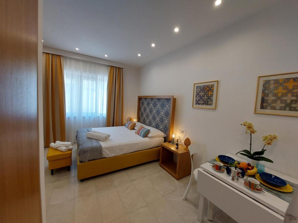 Mistral Luxury Suites Sorrente Extérieur photo