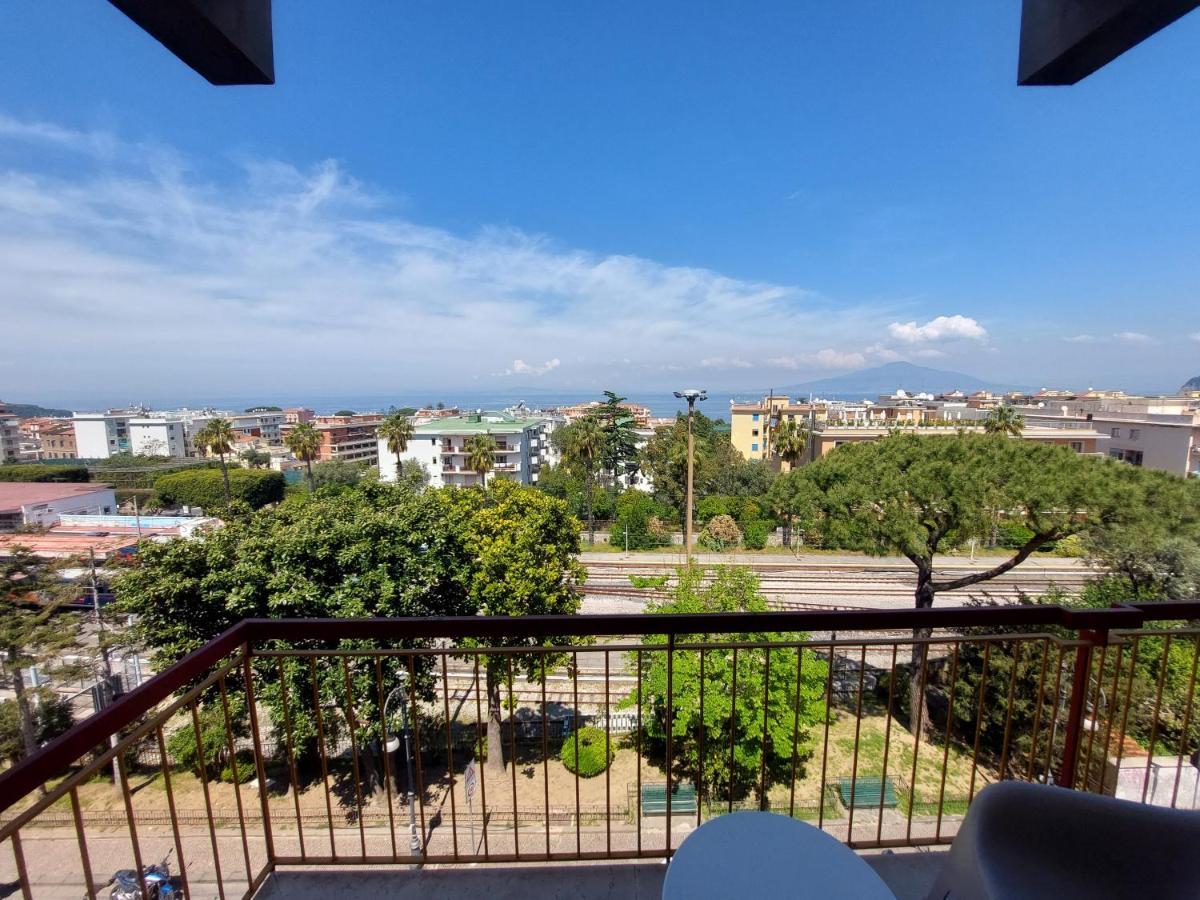Mistral Luxury Suites Sorrente Extérieur photo