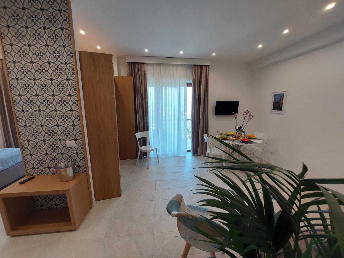 Mistral Luxury Suites Sorrente Extérieur photo