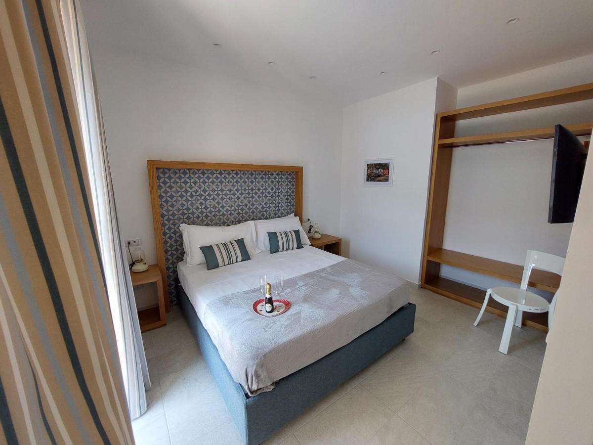 Mistral Luxury Suites Sorrente Extérieur photo
